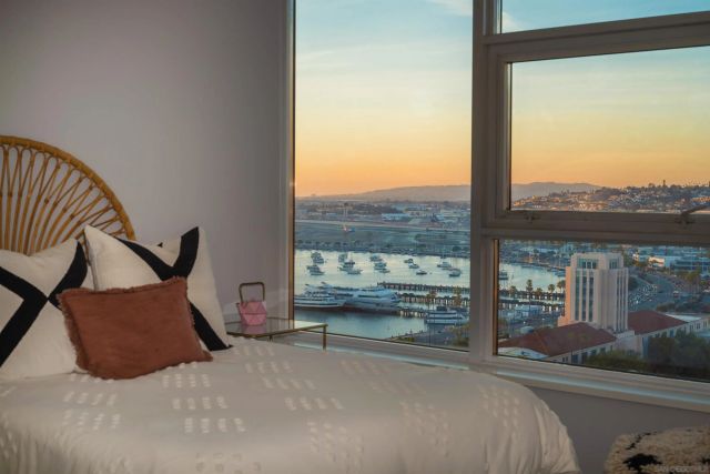 1325 Pacific Hwy 2206, San Diego, CA 92101