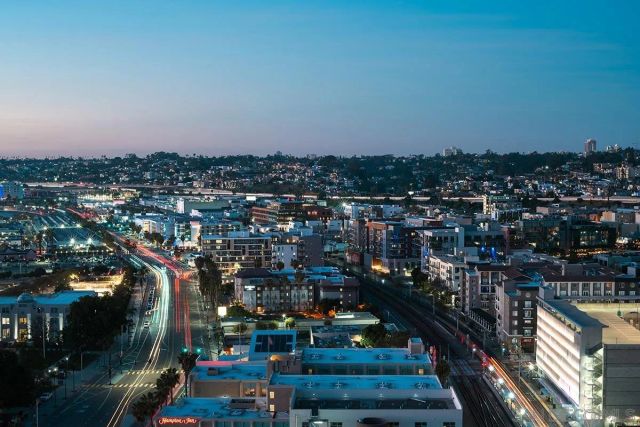 1325 Pacific Hwy 2206, San Diego, CA 92101