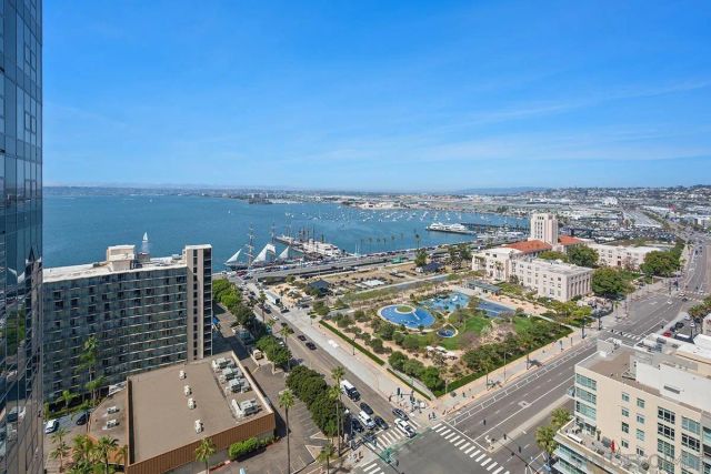 1325 Pacific Hwy 2206, San Diego, CA 92101