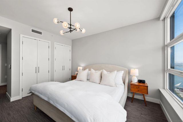 1325 Pacific Hwy 2206, San Diego, CA 92101