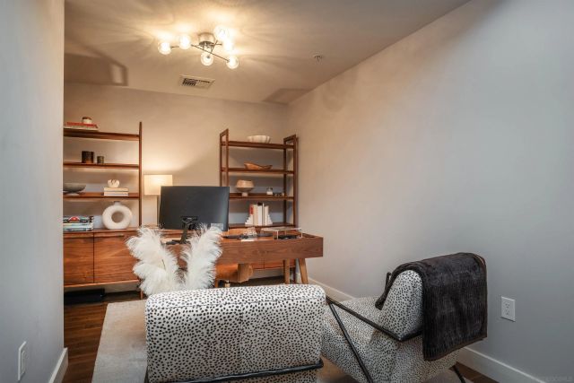 1325 Pacific Hwy 2206, San Diego, CA 92101