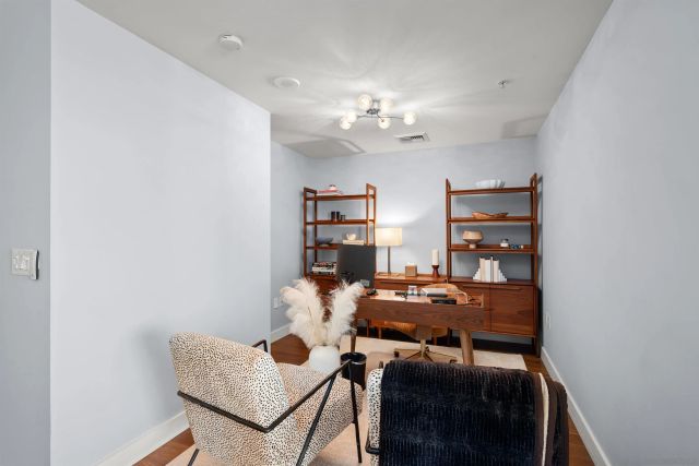 1325 Pacific Hwy 2206, San Diego, CA 92101