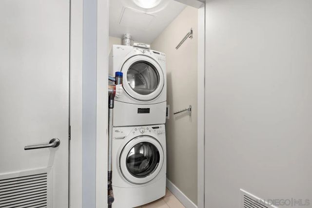 1325 Pacific Hwy 2206, San Diego, CA 92101