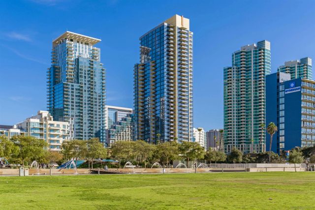 1325 Pacific Hwy 2206, San Diego, CA 92101