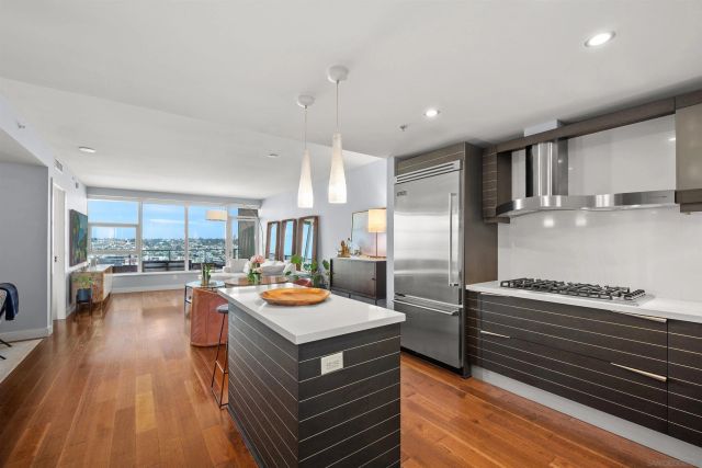 1325 Pacific Hwy 2206, San Diego, CA 92101