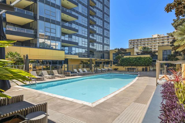 1325 Pacific Hwy 2206, San Diego, CA 92101