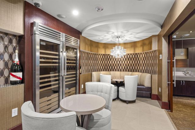 1325 Pacific Hwy 2206, San Diego, CA 92101