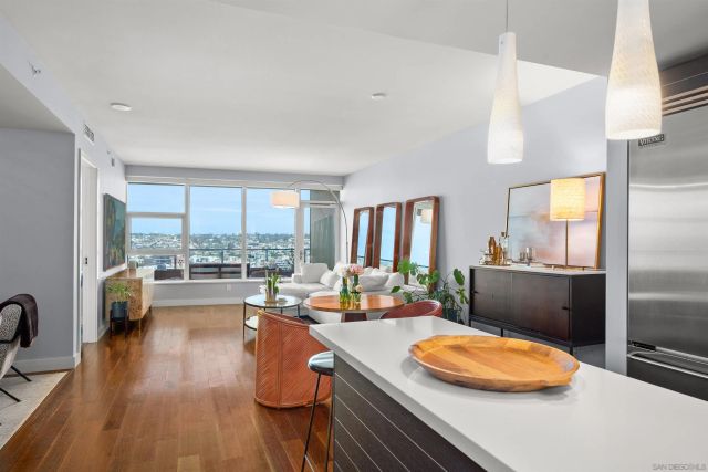 1325 Pacific Hwy 2206, San Diego, CA 92101