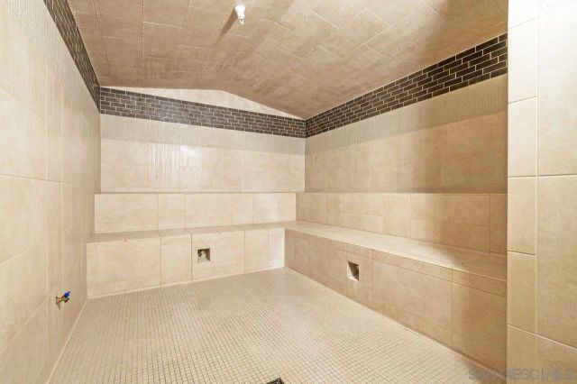 1325 Pacific Hwy 2206, San Diego, CA 92101