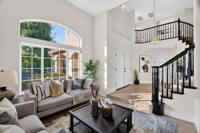 254 Luna Cir, Folsom, CA 95630