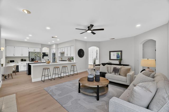 254 Luna Cir, Folsom, CA 95630