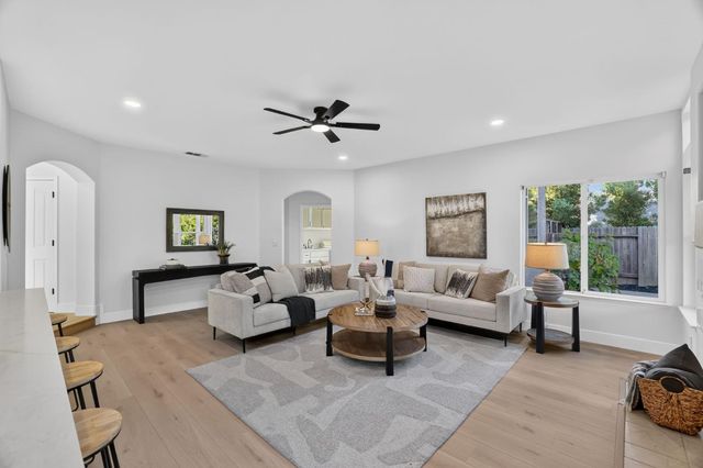 254 Luna Cir, Folsom, CA 95630