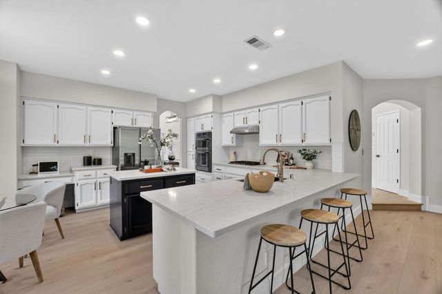 254 Luna Cir, Folsom, CA 95630
