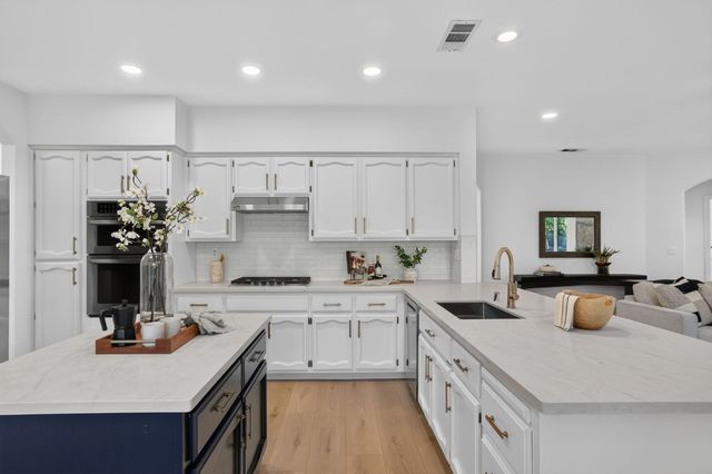 254 Luna Cir, Folsom, CA 95630
