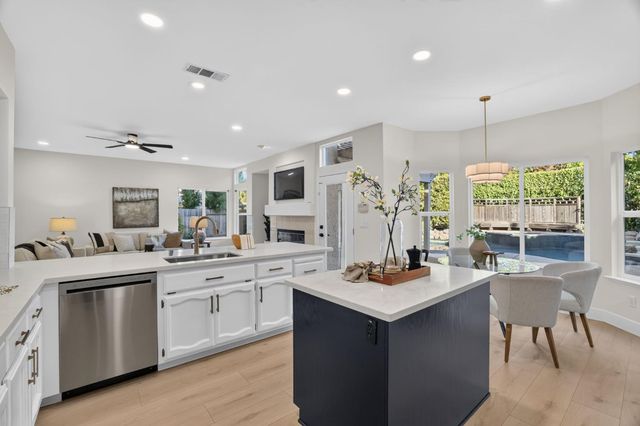 254 Luna Cir, Folsom, CA 95630