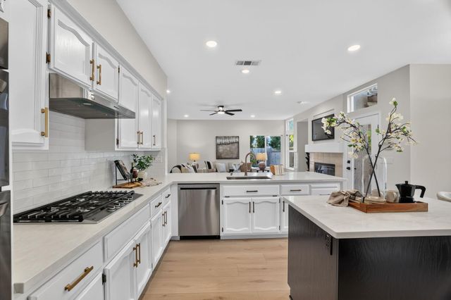 254 Luna Cir, Folsom, CA 95630