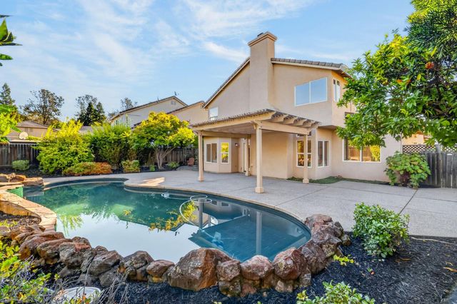 254 Luna Cir, Folsom, CA 95630