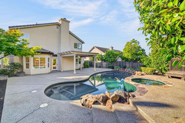 254 Luna Cir, Folsom, CA 95630