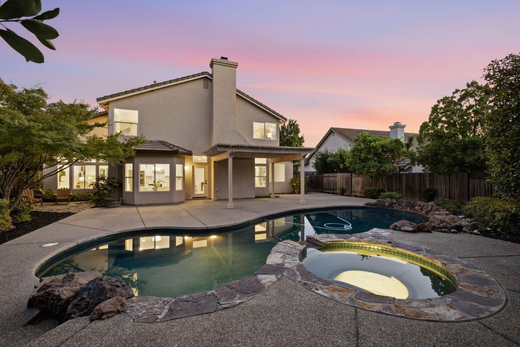 254 Luna Cir, Folsom, CA 95630