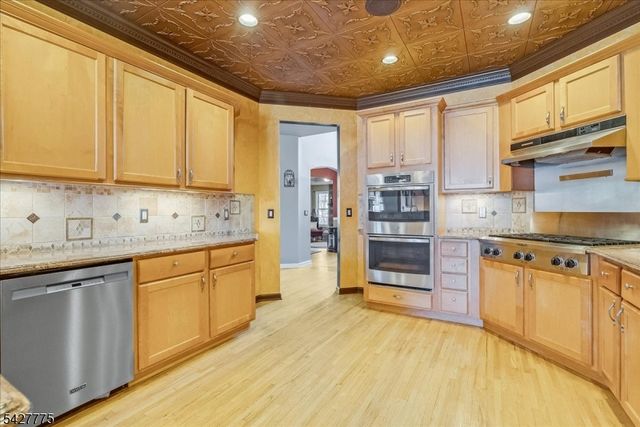 1 Hunters Ln, Sparta Twp., NJ 07871