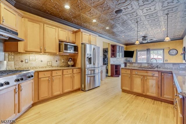 1 Hunters Ln, Sparta Twp., NJ 07871