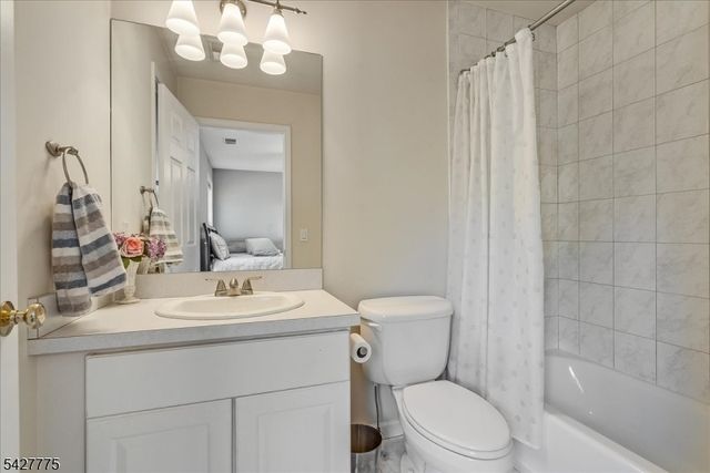 1 Hunters Ln, Sparta Twp., NJ 07871
