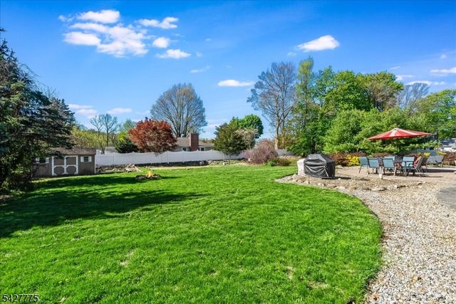 1 Hunters Ln, Sparta Twp., NJ 07871