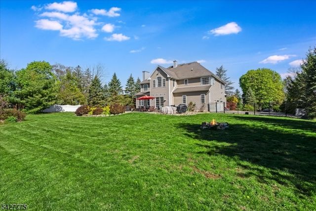 1 Hunters Ln, Sparta Twp., NJ 07871