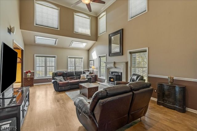 1 Hunters Ln, Sparta Twp., NJ 07871