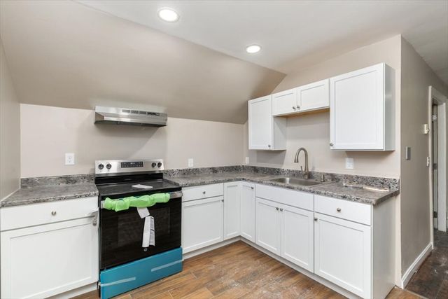 31 Garfield St, Lawrence, MA 01843