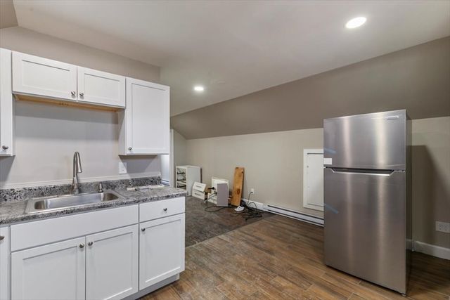 31 Garfield St, Lawrence, MA 01843