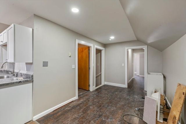 31 Garfield St, Lawrence, MA 01843