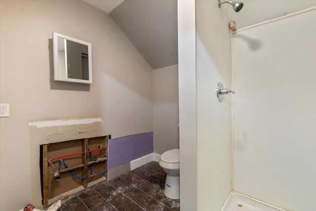 31 Garfield St, Lawrence, MA 01843