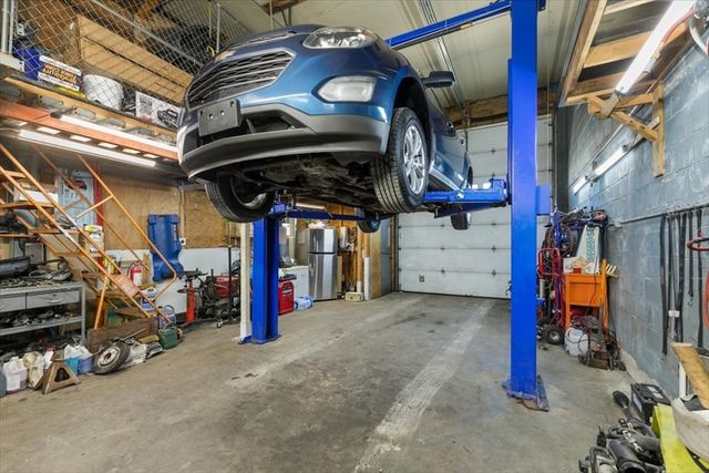 31 Garfield St, Lawrence, MA 01843