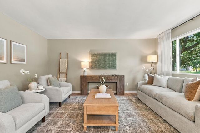 1945 Shallowford Avenue, Columbus, OH 43235