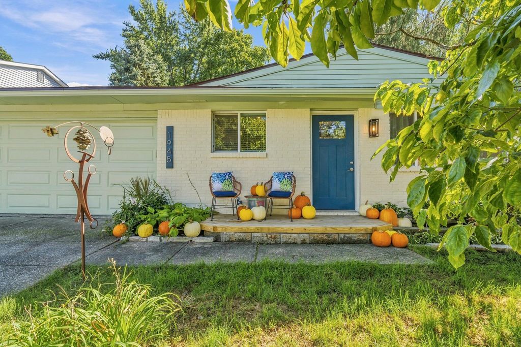 1945 Shallowford Avenue, Columbus, OH 43235