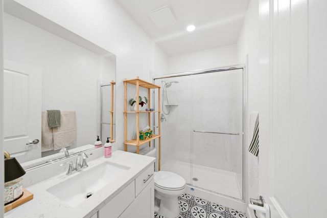 2301 Sierra Village Dr, Roseville, CA 95747