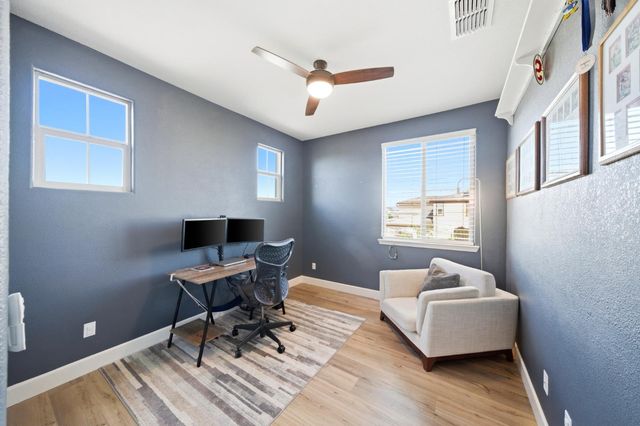2301 Sierra Village Dr, Roseville, CA 95747