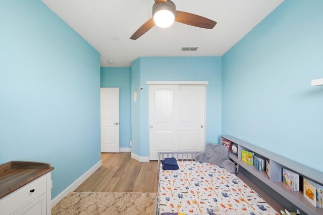 2301 Sierra Village Dr, Roseville, CA 95747