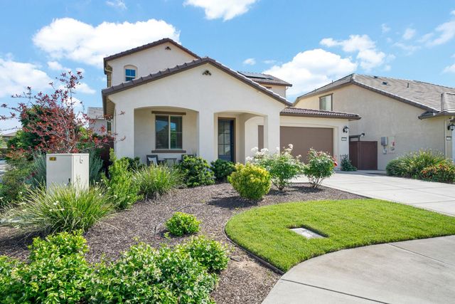 2301 Sierra Village Dr, Roseville, CA 95747