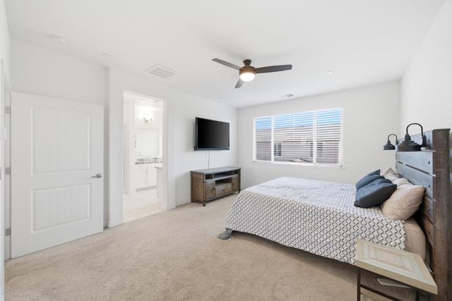 2301 Sierra Village Dr, Roseville, CA 95747