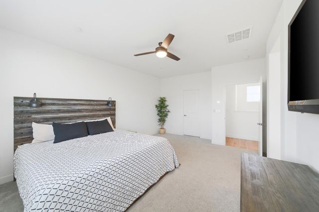 2301 Sierra Village Dr, Roseville, CA 95747