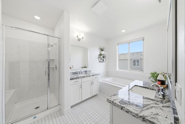 2301 Sierra Village Dr, Roseville, CA 95747