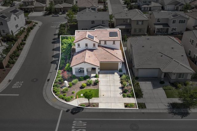 2301 Sierra Village Dr, Roseville, CA 95747