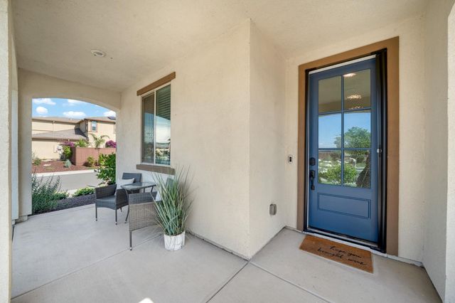 2301 Sierra Village Dr, Roseville, CA 95747