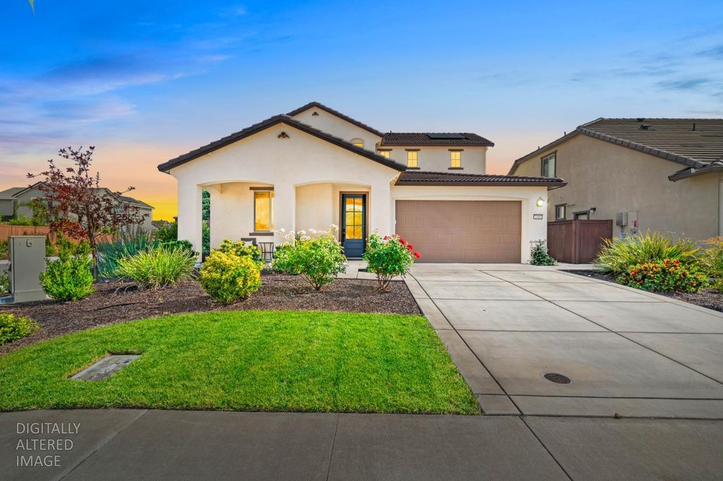 2301 Sierra Village Dr, Roseville, CA 95747
