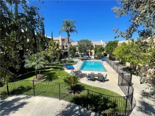 22038 Vanowen Street 103, Woodland Hills, CA 91303
