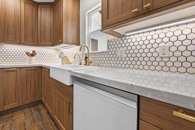 733 W Paradise Ave Avenue, Visalia, CA 93277