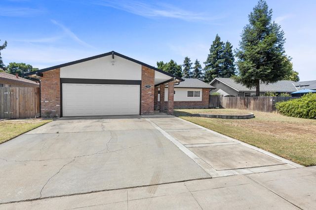 733 W Paradise Ave Avenue, Visalia, CA 93277