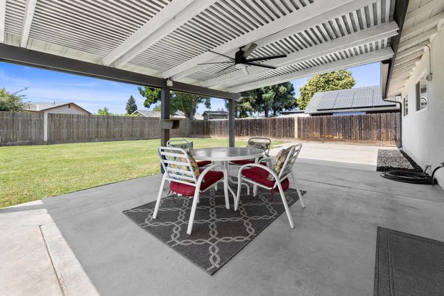 733 W Paradise Ave Avenue, Visalia, CA 93277